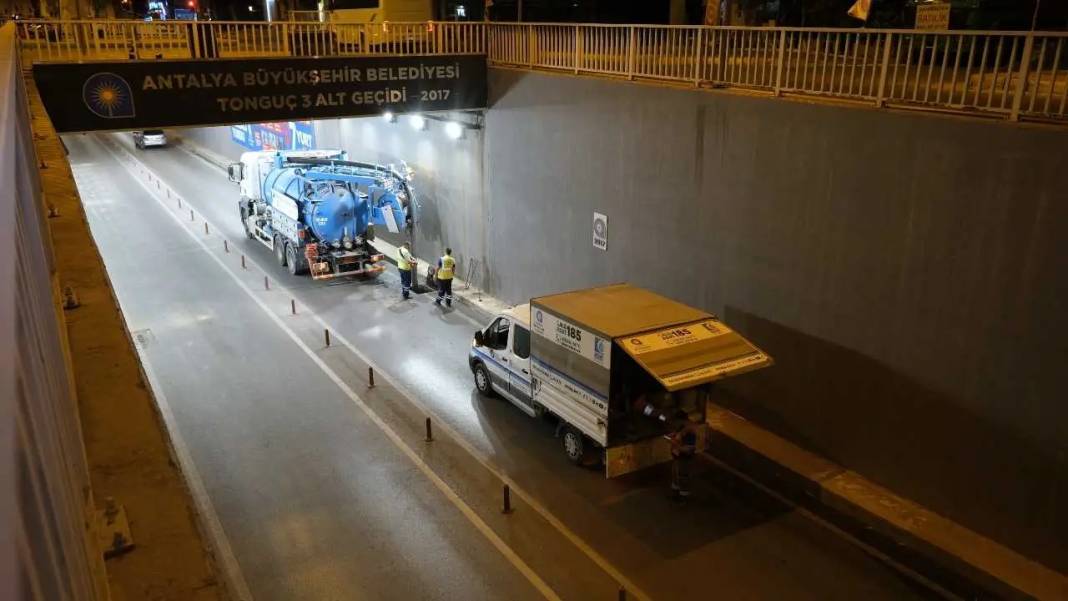 ASAT’tan Altgeçitlerde Gece Operasyonu! Kış Hazırlığı Başladı 7